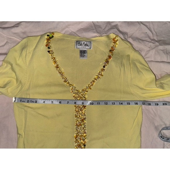 Bob Mackie yellow embellished petal and sequin strip sweater size small - Picture 5 of 6